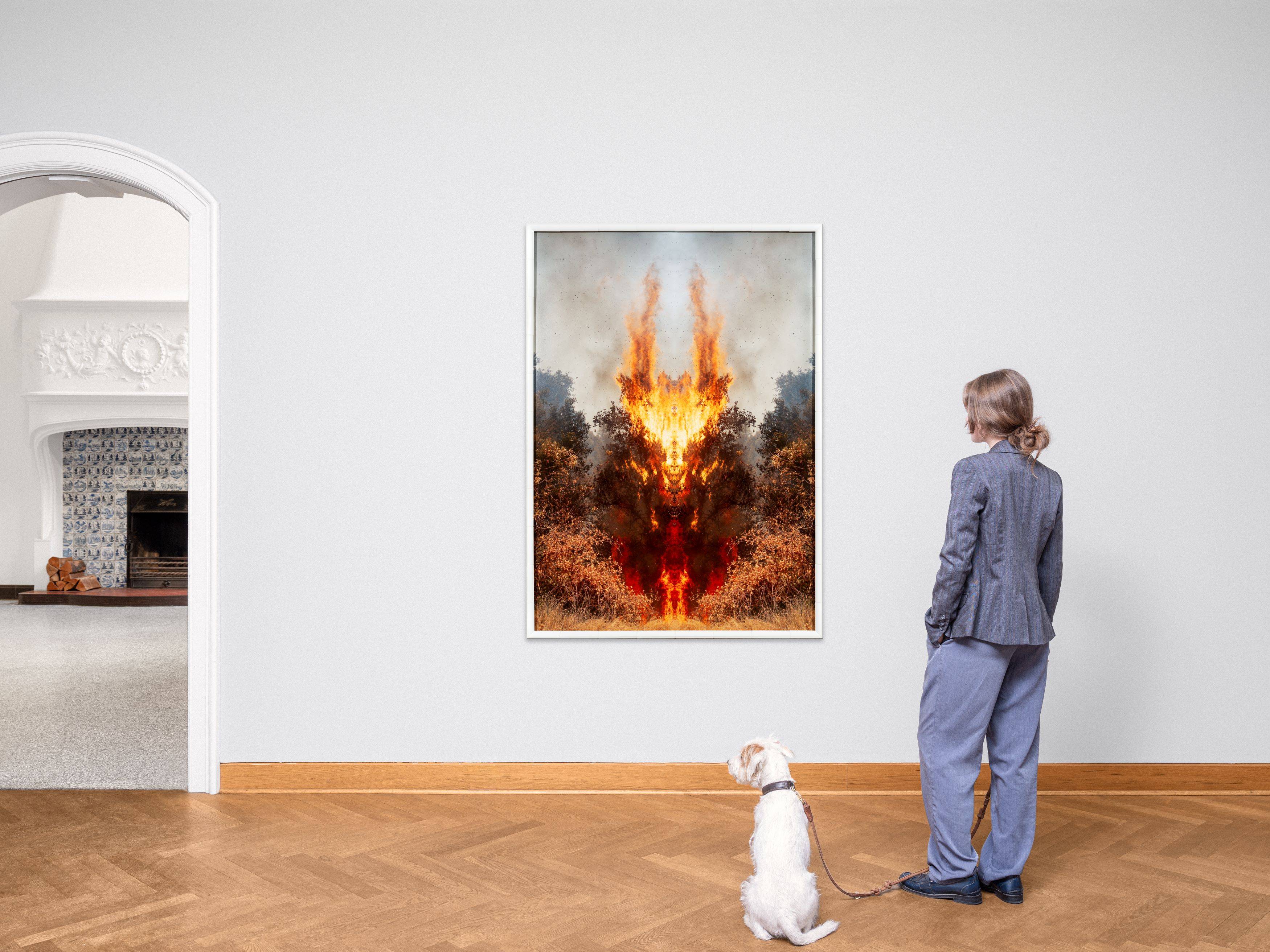 Auf diesem Bild ist das folgende Kunstwerk zu sehen: Julius von Bismarck. „FEUER MIT FEUER (TEST APPARAT #1)“. 2020.
