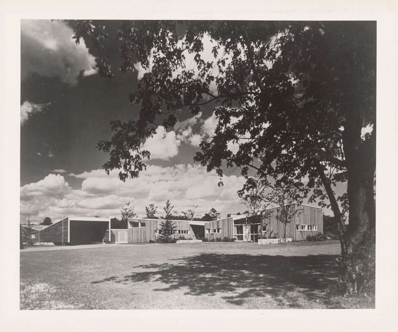 This picture shows the following artwork: Ezra Stoller. Geller House I, Marcel Breuer (1945) Lawrence, NY. 1945.