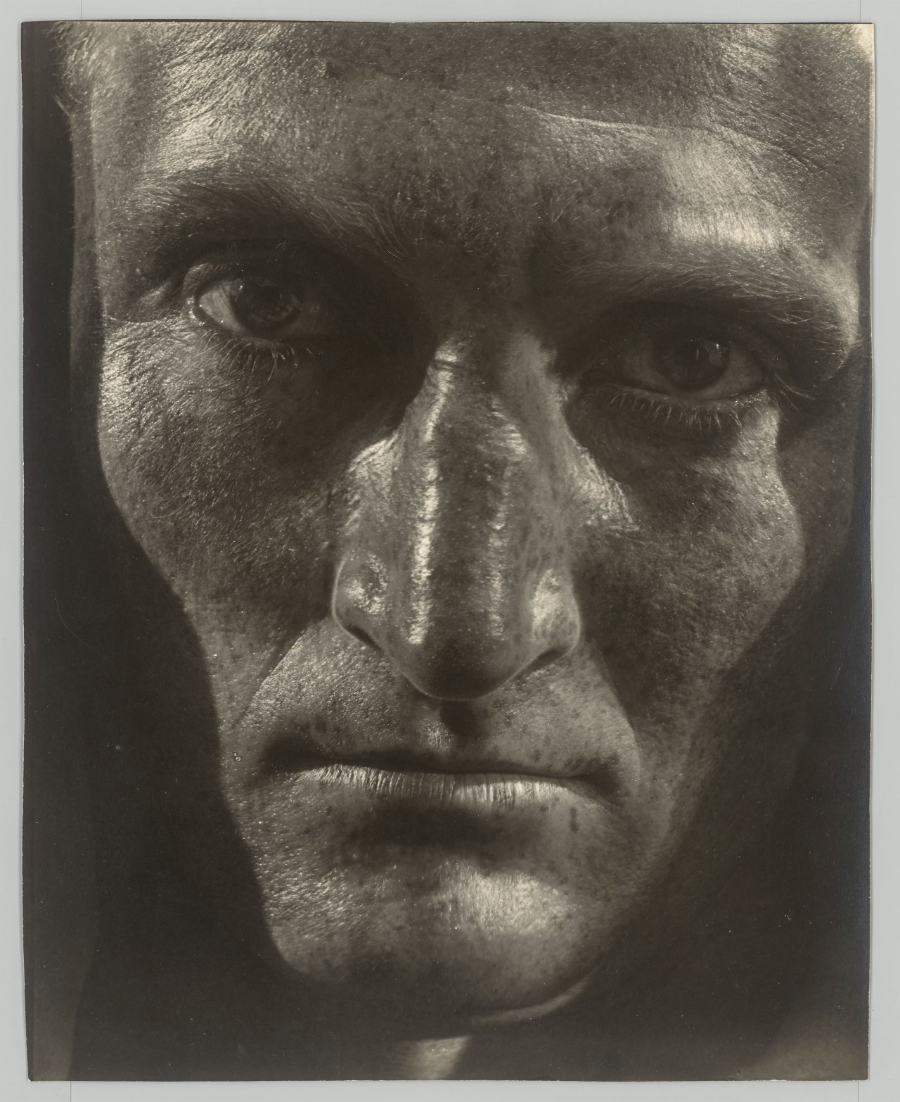 This picture shows the following artwork: Helmar Lerski (i.e. Schmuklerski, Israel). Metamorphosis through Light, Tel-Aviv. 1935–1936.