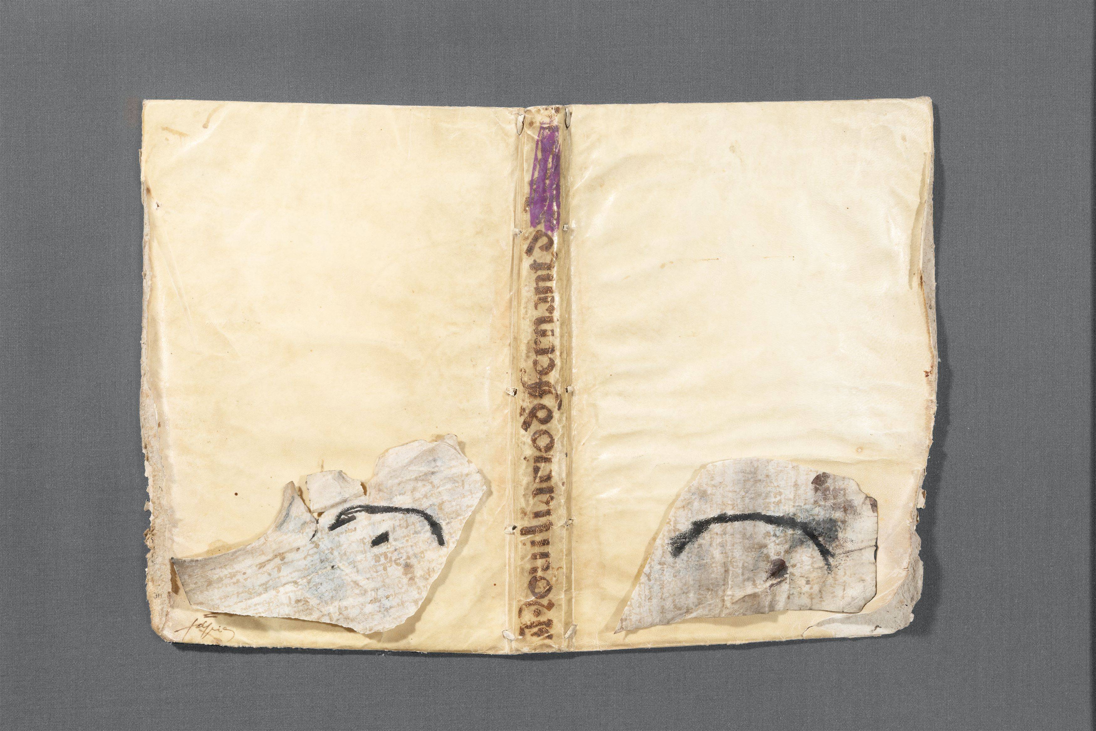This picture shows the following artwork: Antoni Tàpies. ”Two Papers on Parchment”. 1971.
