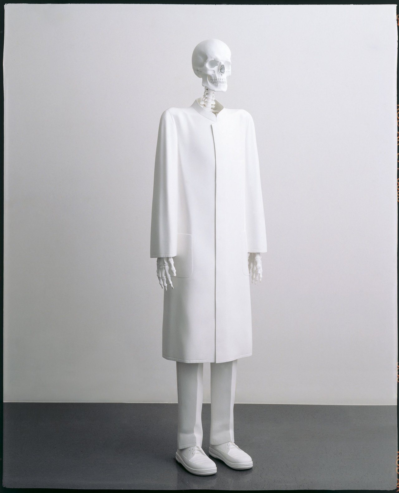 Auf diesem Bild ist das folgende Kunstwerk zu sehen: Katharina Fritsch. „Doktor“. 1997/99.