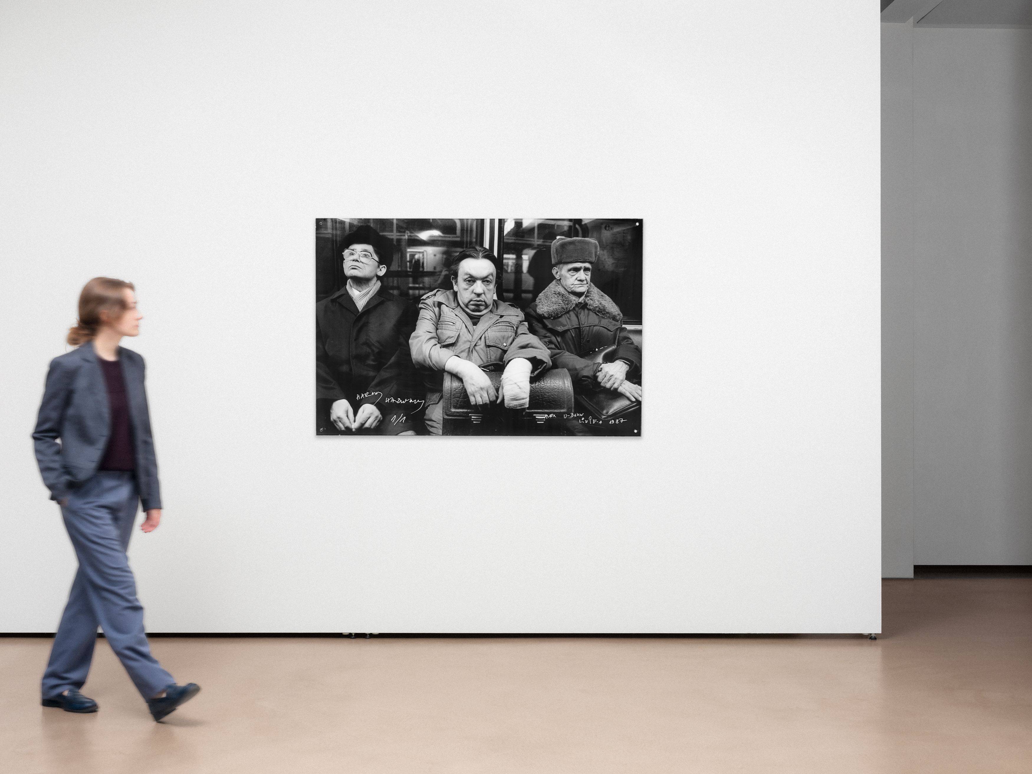 This picture shows the following artwork: Harald Hauswald. ”Alex U-Bahn, Linie-A”. 1987.