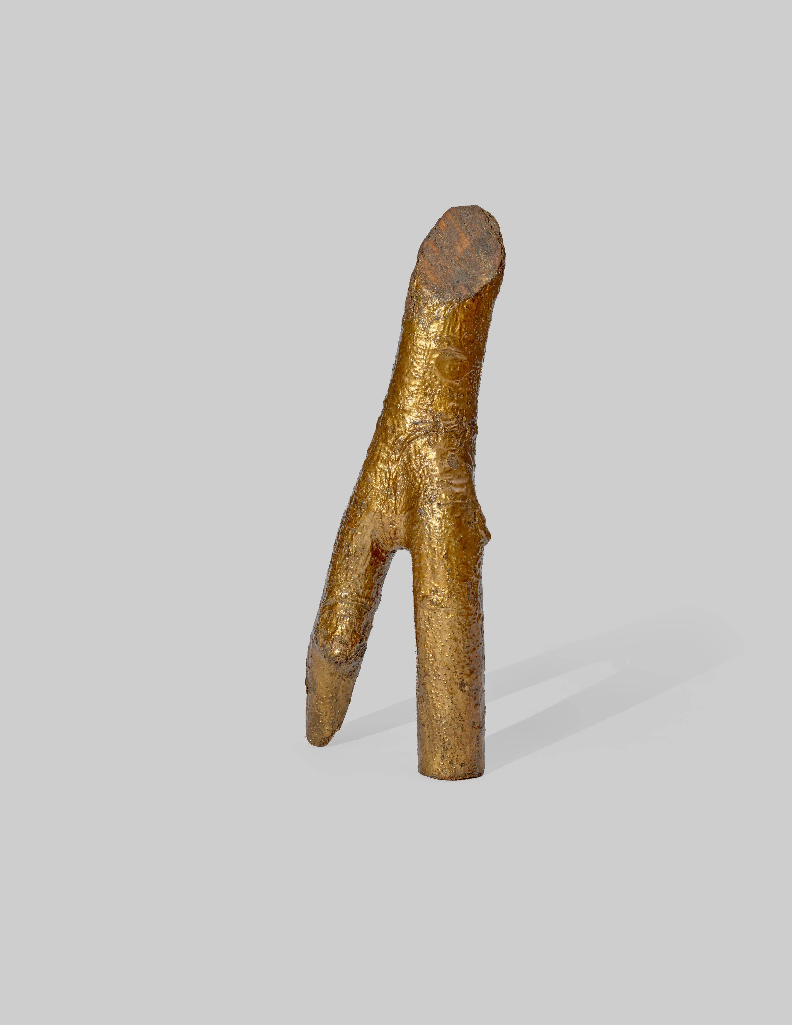Auf diesem Bild ist das folgende Kunstwerk zu sehen: Hermann Glöckner. Astgabel, bronciert. 1958.