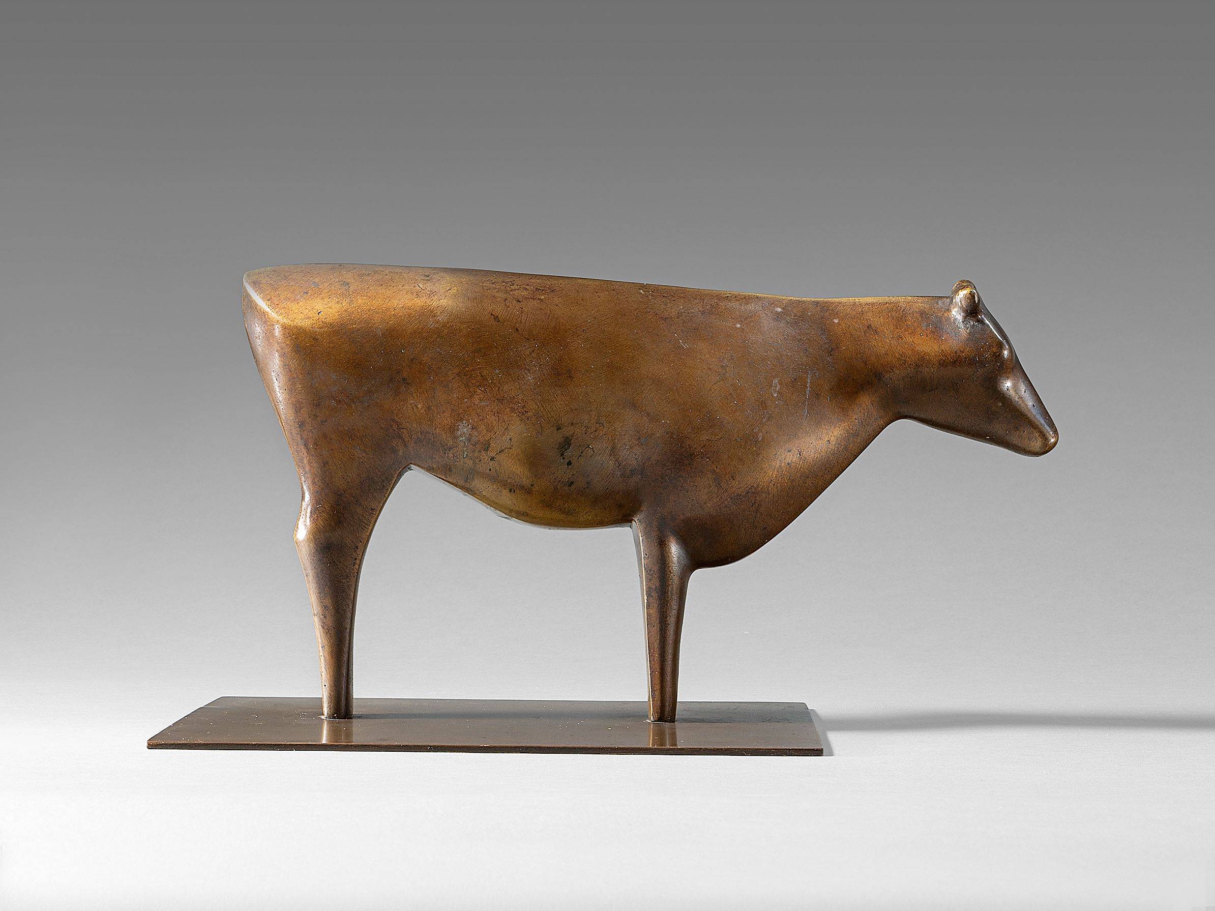 This picture shows the following artwork: Ewald Mataré. ”Stehende Kuh ‚Windkuh‘”. 1923.