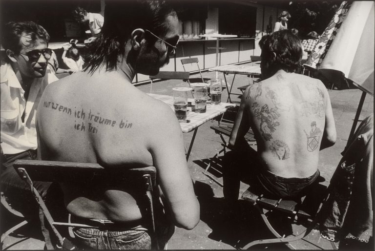 This picture shows the following artwork: Harald Hauswald. ”Weissensee”. 1983.