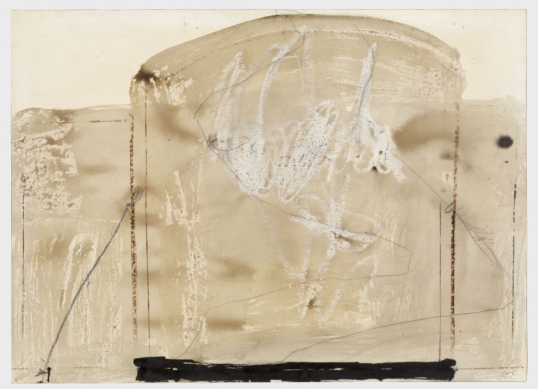 This picture shows the following artwork: Antoni Tàpies. ”Ochre Gouache”. 1965.