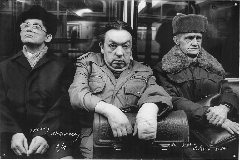 This picture shows the following artwork: Harald Hauswald. ”Alex U-Bahn, Linie-A”. 1987.