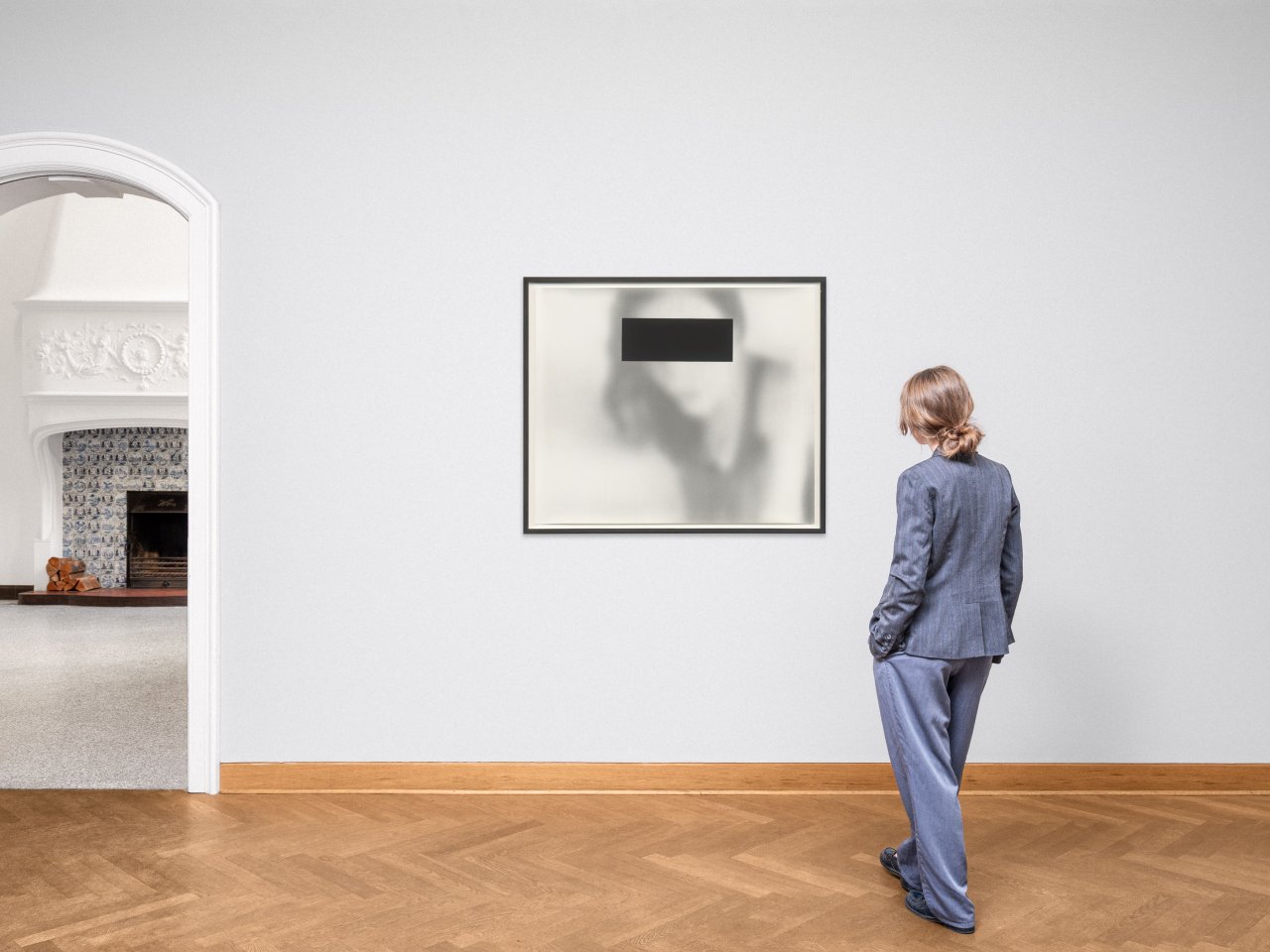 Auf diesem Bild ist das folgende Kunstwerk zu sehen: Jan Paul Evers. „Edwards Muse zum Küssen bereit“. 2018.