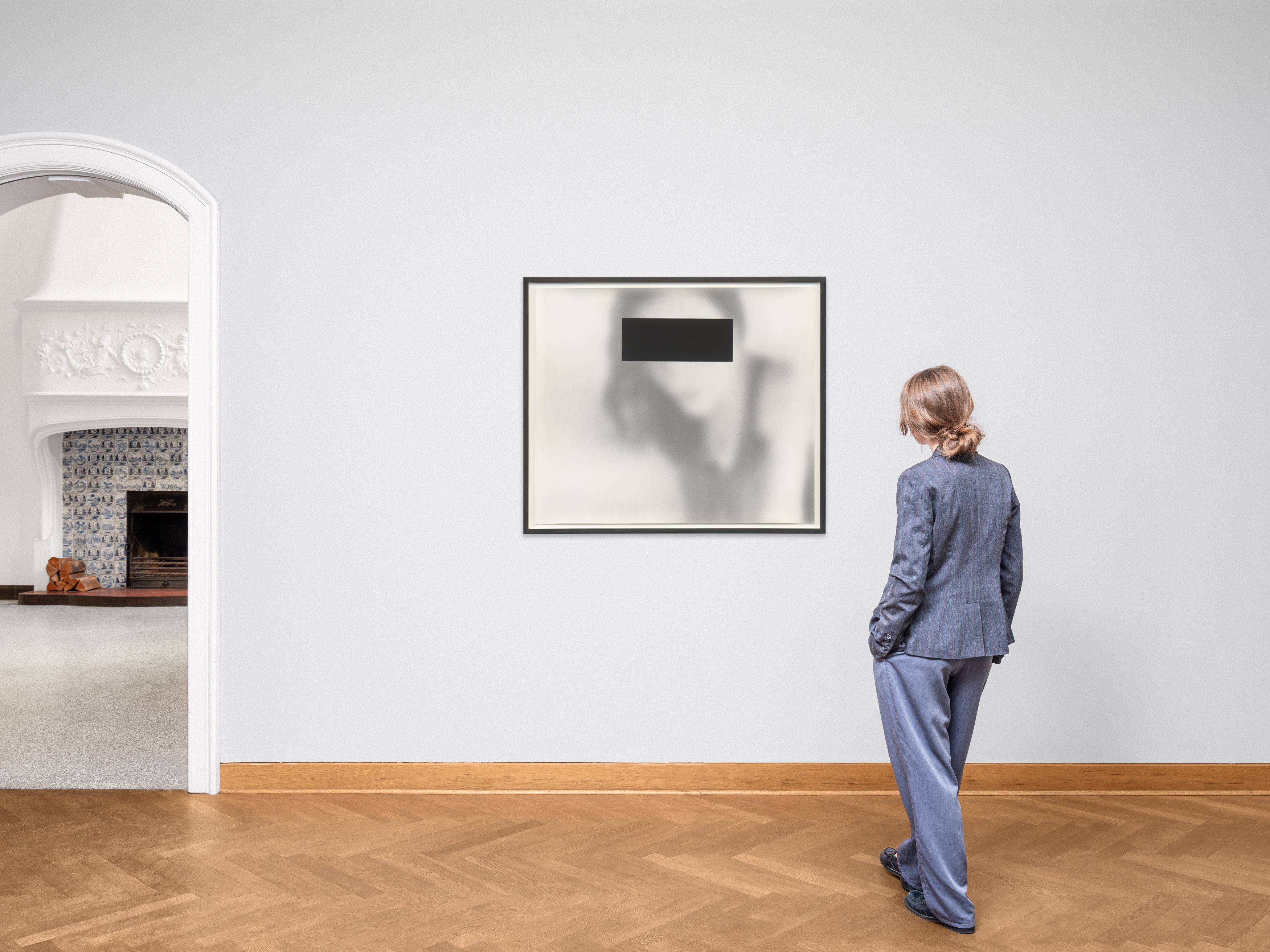 Auf diesem Bild ist das folgende Kunstwerk zu sehen: Jan Paul Evers. „Edwards Muse zum Küssen bereit“. 2018.