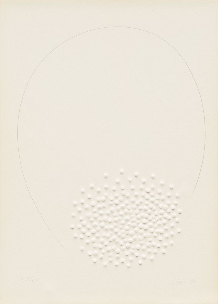 Auf diesem Bild ist das folgende Kunstwerk zu sehen: Günther Uecker. „Hommage à Fontana“. 1974.