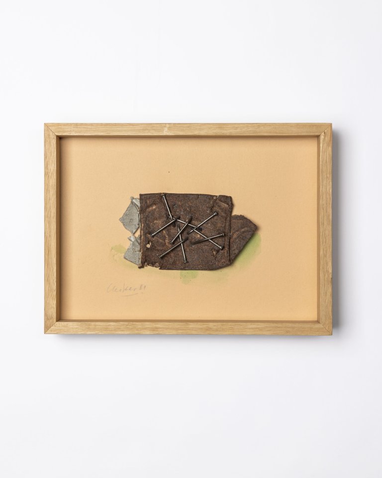 Auf diesem Bild ist das folgende Kunstwerk zu sehen: „Wüstenfund [14]“. 1981 .