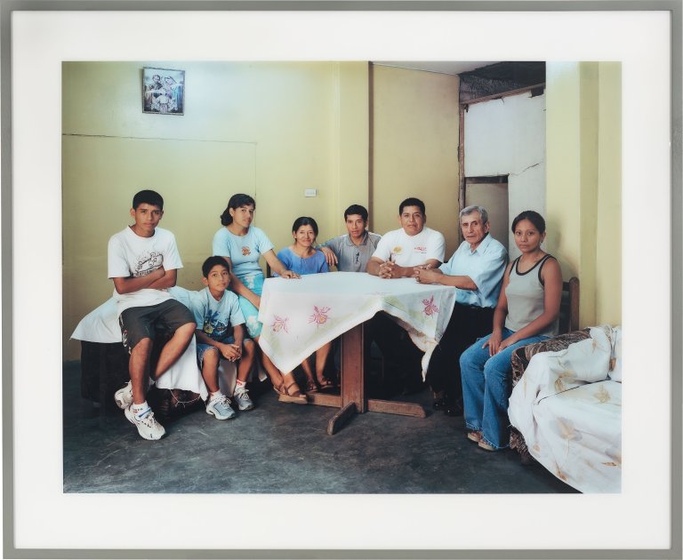 This picture shows the following artwork: Thomas Struth. ”The Ayvar Family”. 2007.