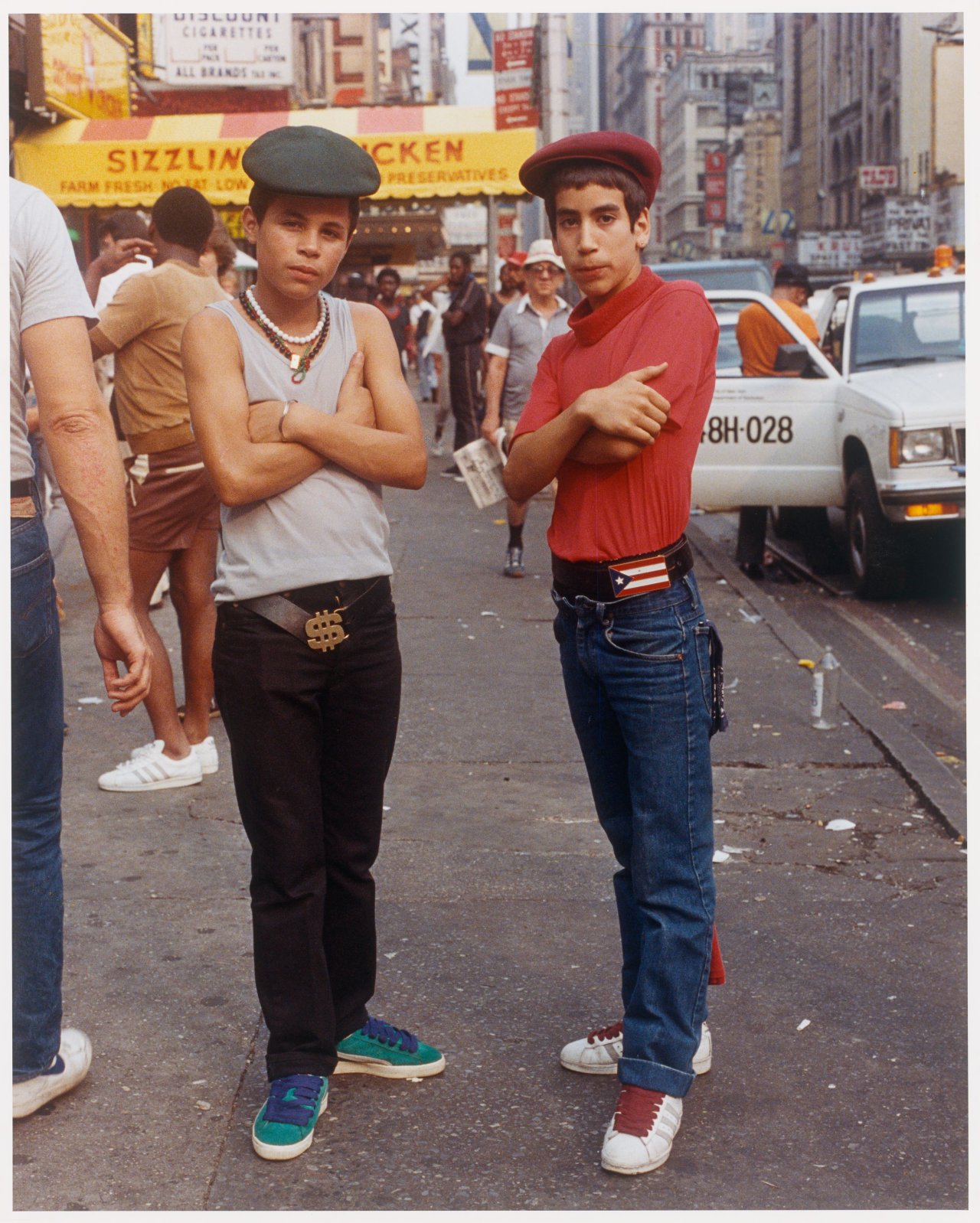 Auf diesem Bild ist das folgende Kunstwerk zu sehen: Jamel Shabazz. Double Trouble, Manhattan, NYC. 1981.