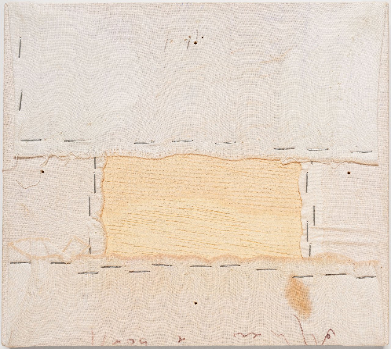 This picture shows the following artwork: Alighiero Boetti. ”Attirare l´attenzione”. 1987.