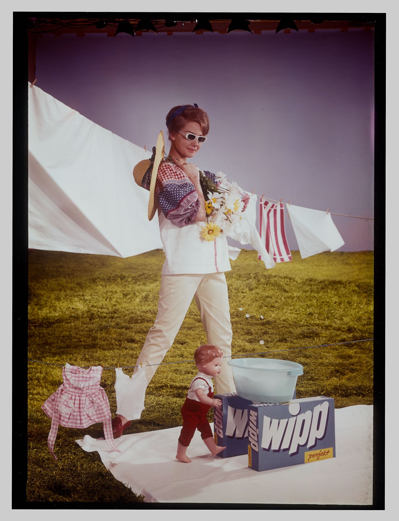 This picture shows the following artwork: Walde Huth. Advertising photographs: 'Schaub Lorenz' Touring Radio / 'Wipp perfekt' Waschmittel / 'Schiesser' Unterwäsche. 1950s/60s.