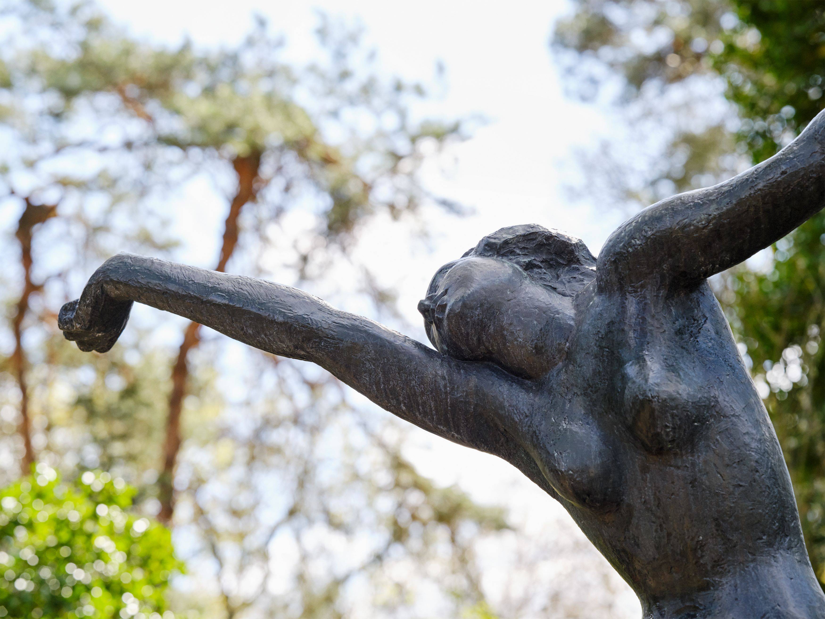 Auf diesem Bild ist das folgende Kunstwerk zu sehen: Georg Kolbe. „Tänzerinnen–Brunnen“. 1922.