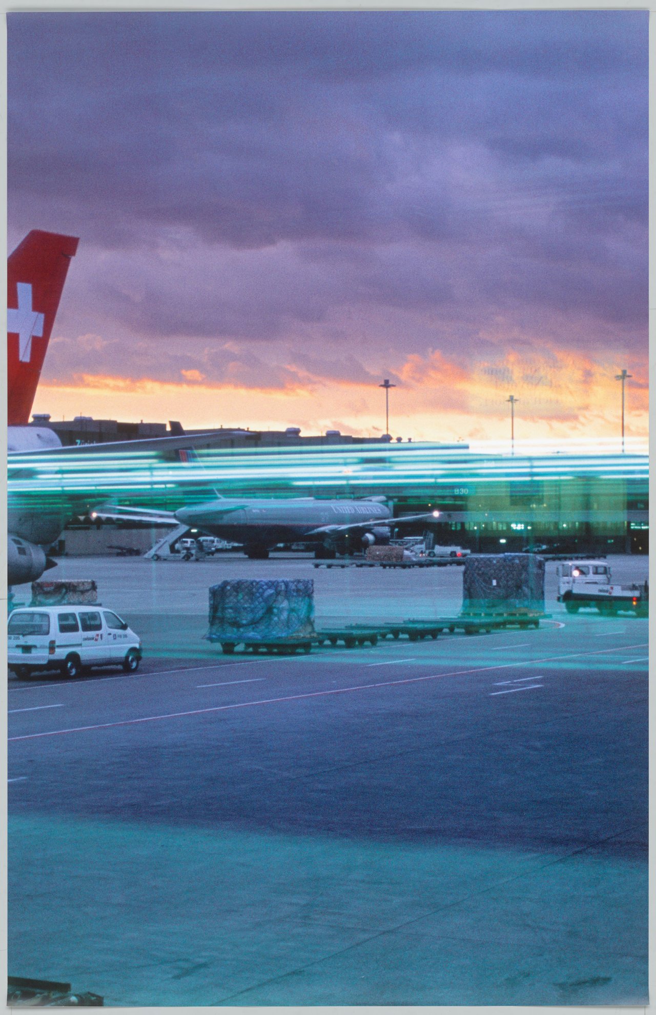 Auf diesem Bild ist das folgende Kunstwerk zu sehen: Peter Fischli und David Weiss. „Ohne Titel (Airport Zürich, 2000)“. 2000/2007.