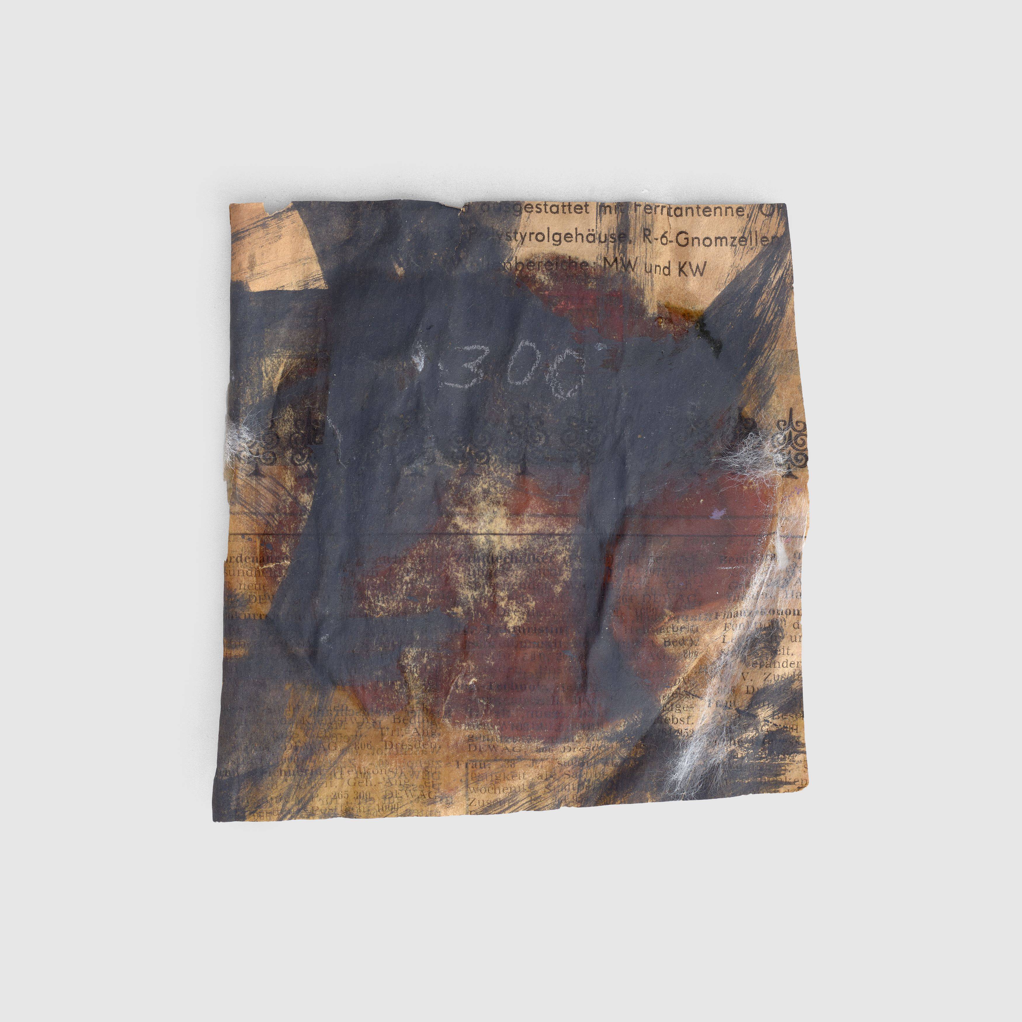 Auf diesem Bild ist das folgende Kunstwerk zu sehen: Hermann Glöckner. Lackrelief auf Zeitungspapier. 1960.