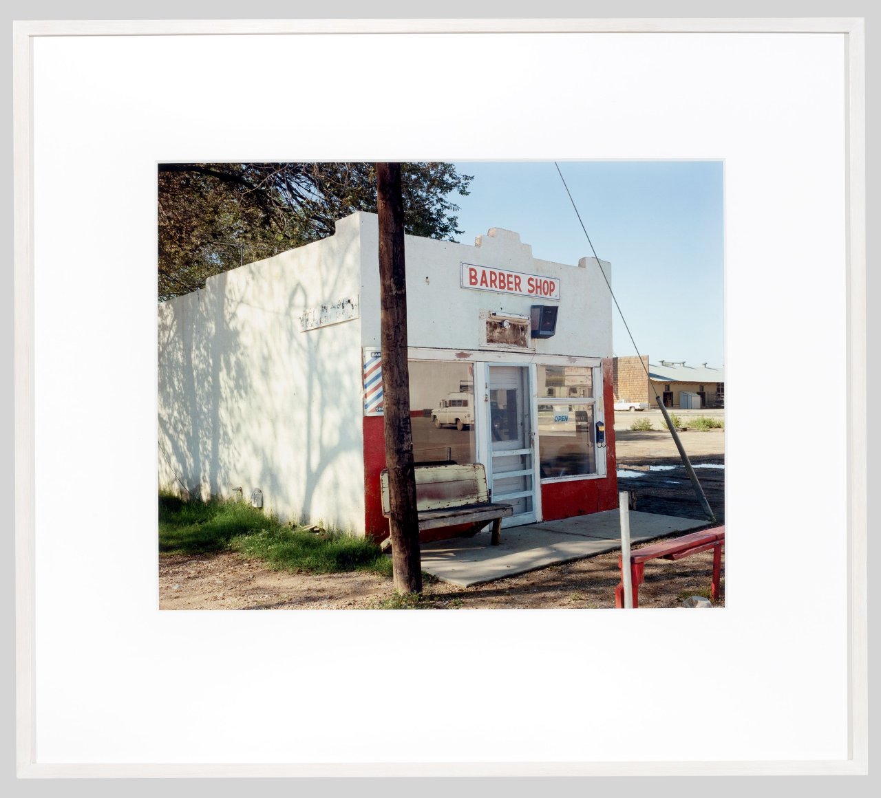 Auf diesem Bild ist das folgende Kunstwerk zu sehen: Stephen Shore. „E.[ast] Walnut St., Roswell, New Mexico, 9/26/74“. 1974.