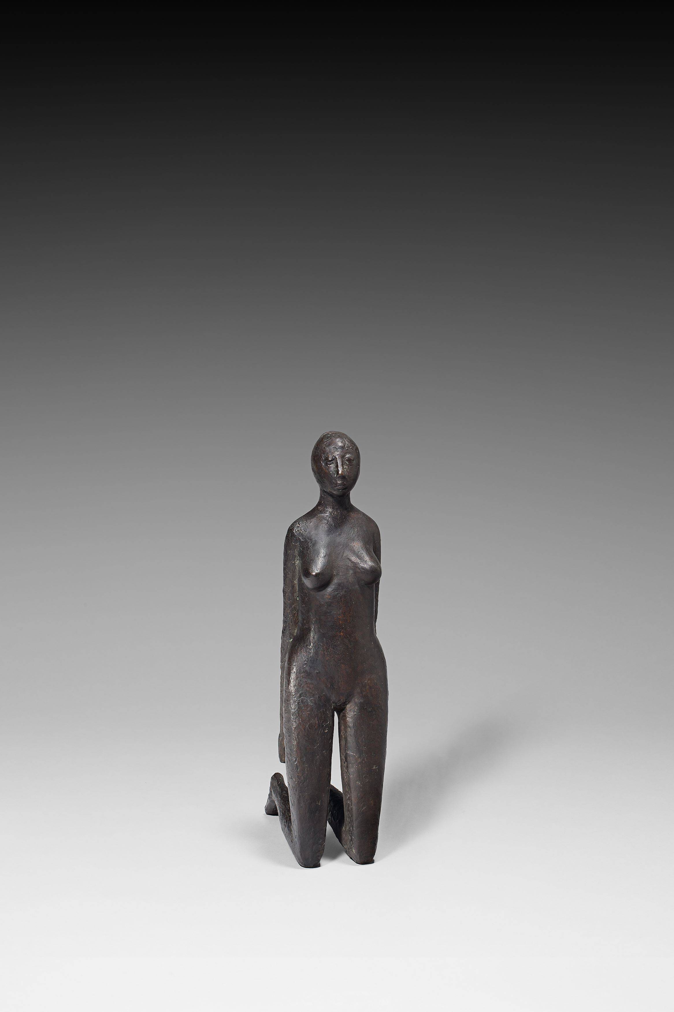 This picture shows the following artwork: Gustav Seitz. ”Kleine Kniende”. 1962.