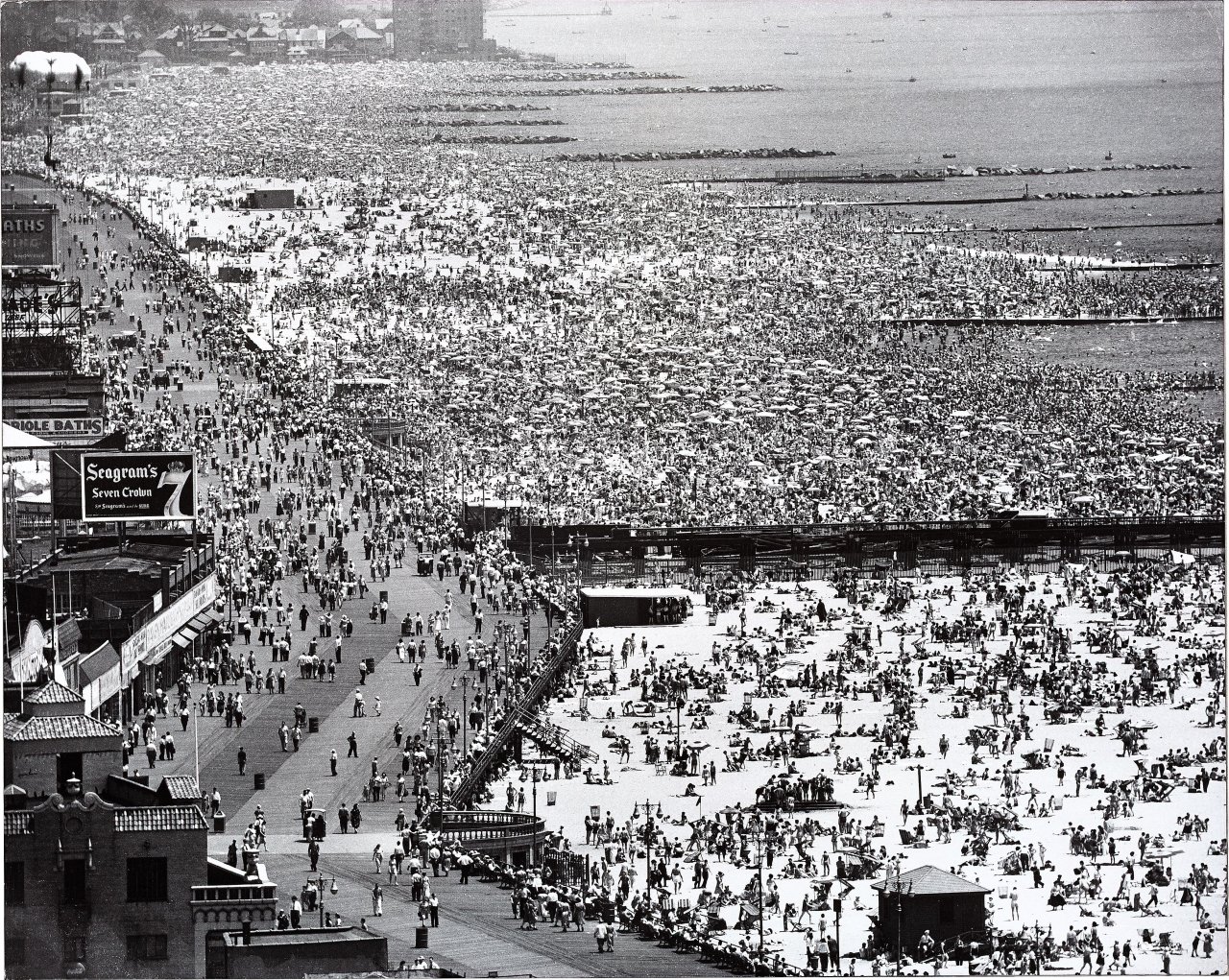 Auf diesem Bild ist das folgende Kunstwerk zu sehen: Andreas Feininger. Coney Island, New York. 1949.