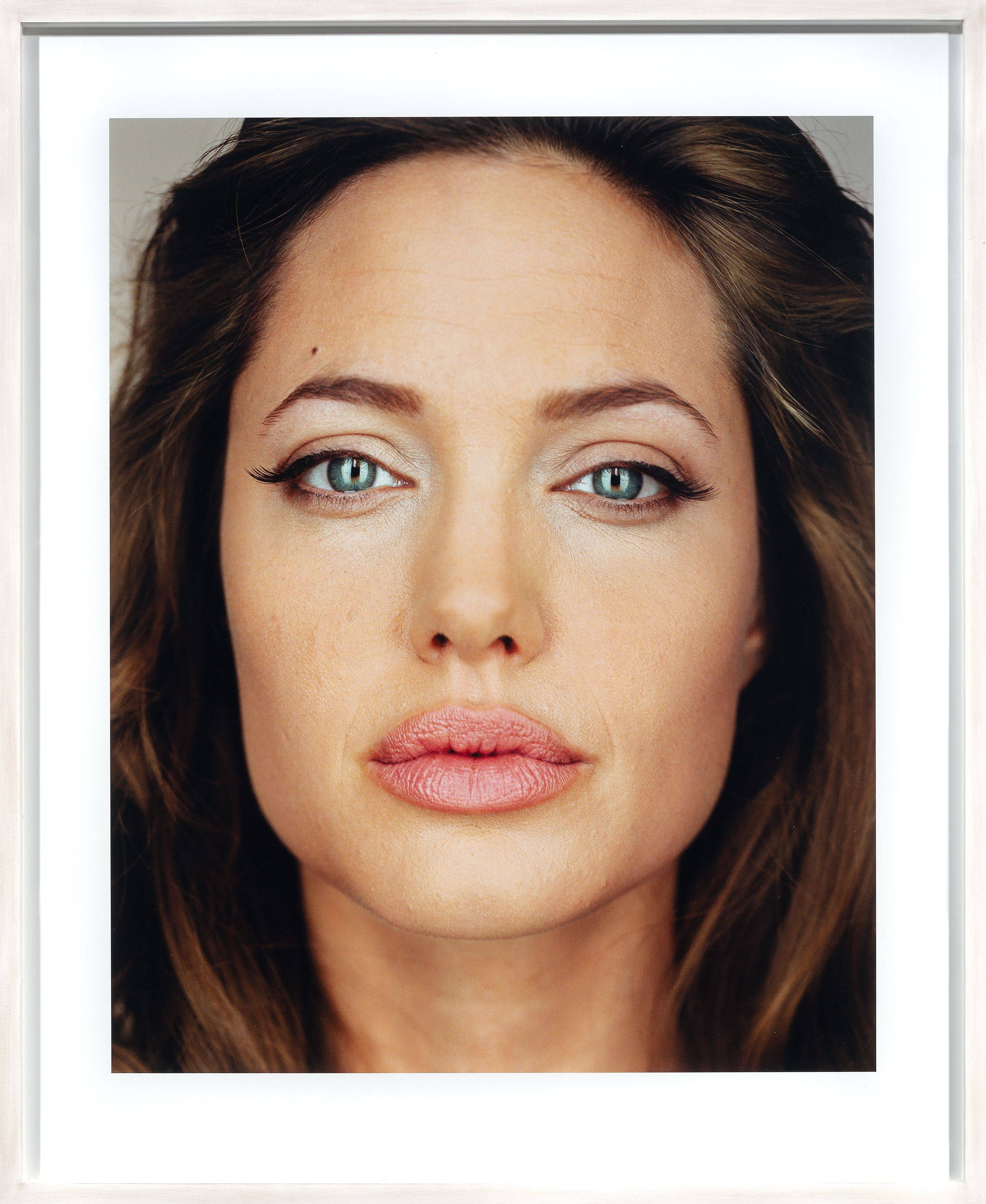 This picture shows the following artwork: Martin Schoeller. Angelina Jolie. 2004.
