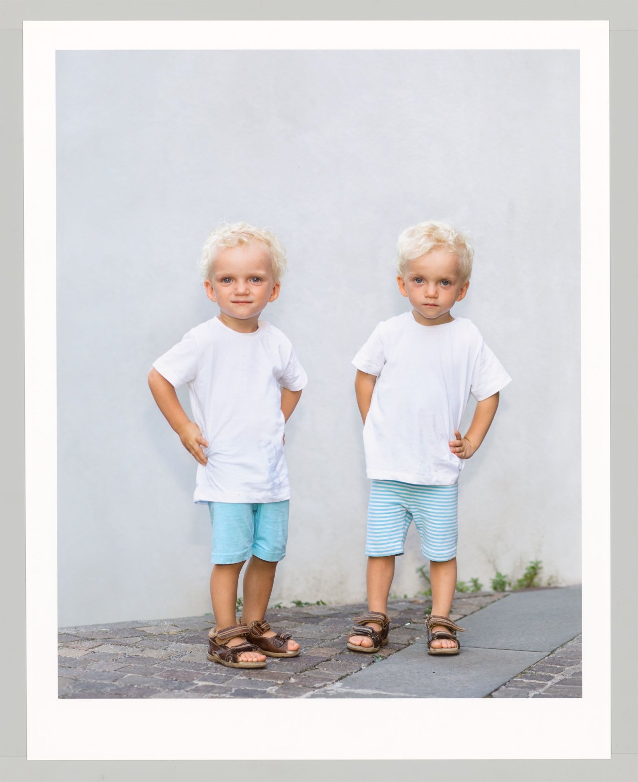 Auf diesem Bild ist das folgende Kunstwerk zu sehen: Albrecht Tübke. Deutschland, aus der Serie „Twins“, 2000–2015. 2014.
