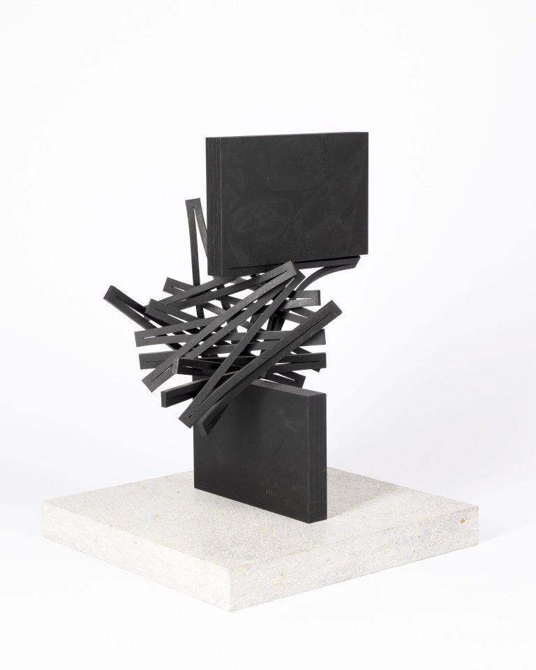 Auf diesem Bild ist das folgende Kunstwerk zu sehen: Thomas Röthel. „Drehung“. 2015.