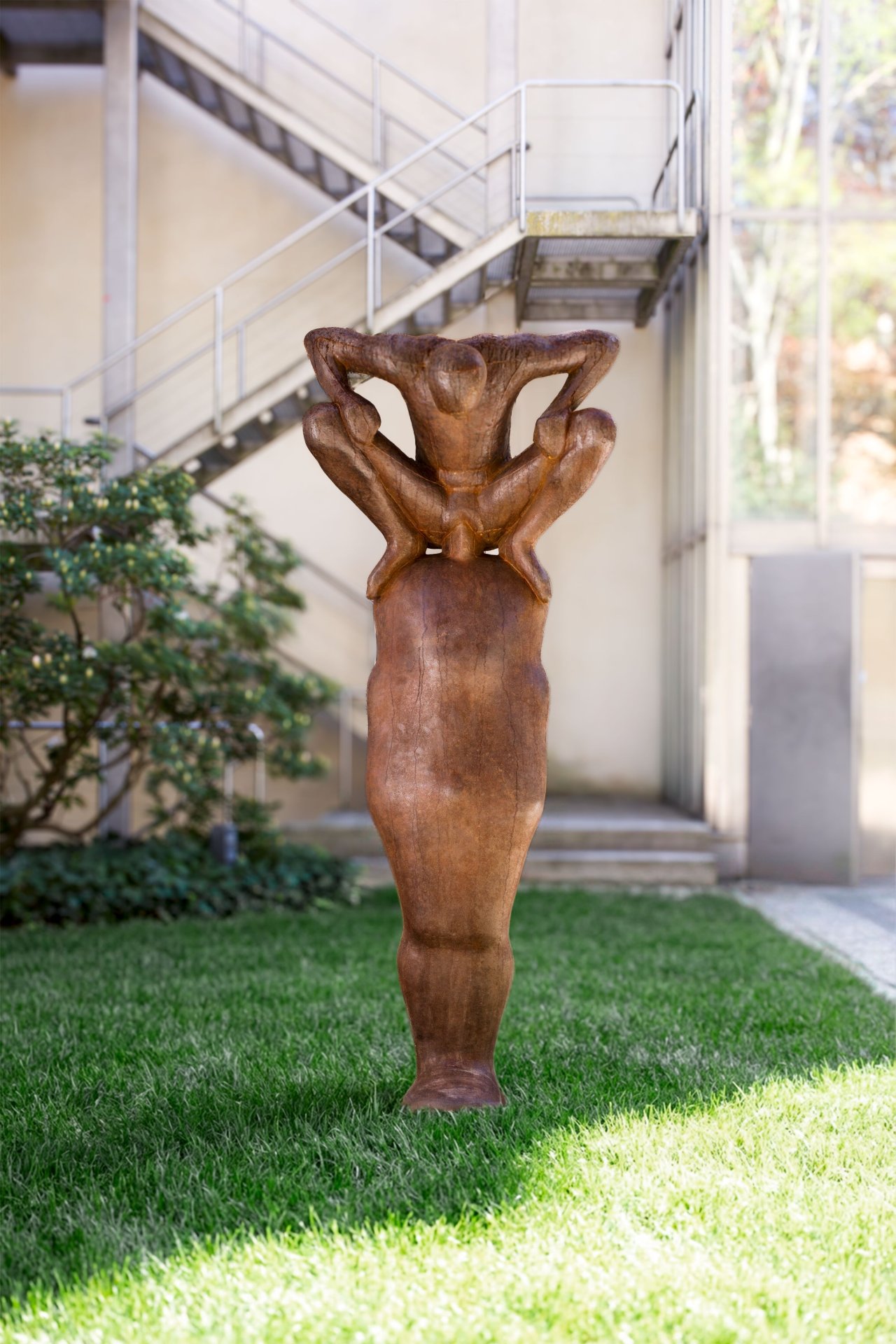 Auf diesem Bild ist das folgende Kunstwerk zu sehen: Antony Gormley. „Bearing II“. 1995.
