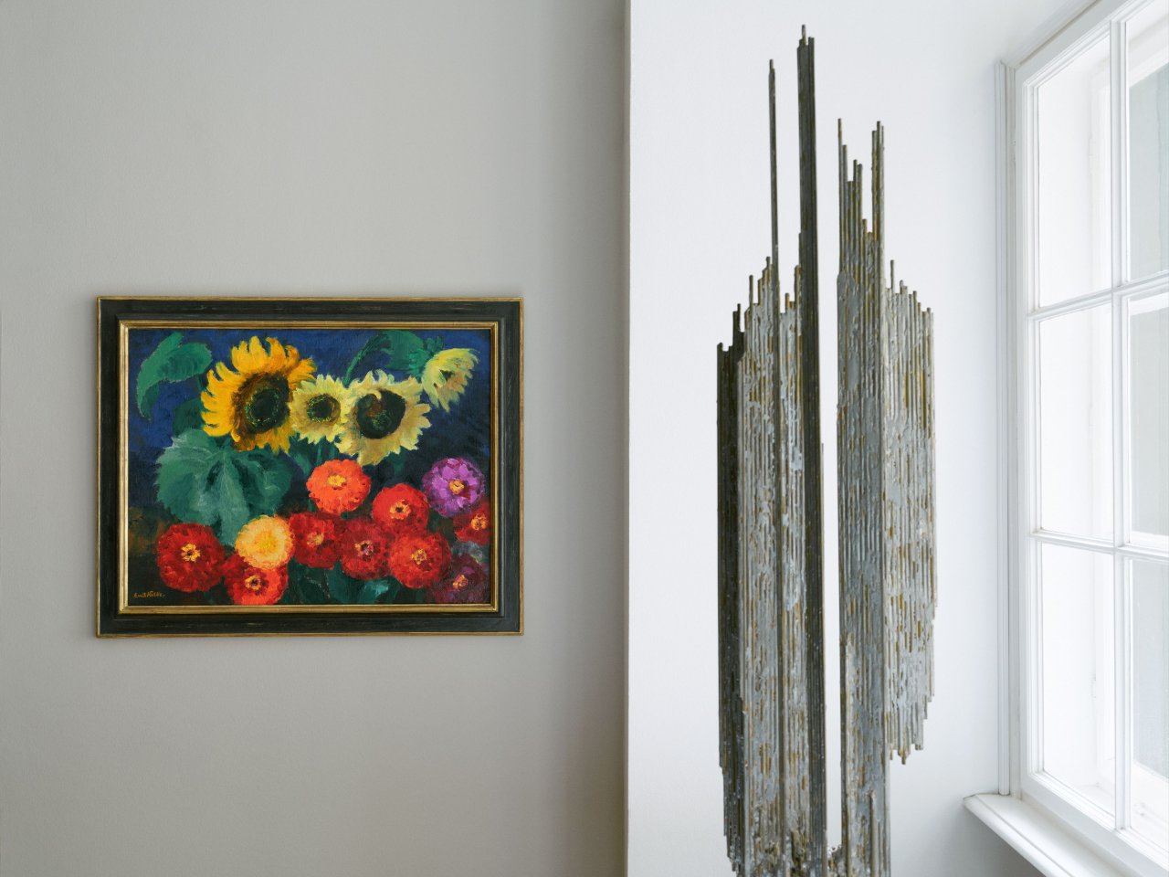 Auf diesem Bild ist das folgende Kunstwerk zu sehen: Emil Nolde. „Zinnien und Sonnenblumen“. 1940.