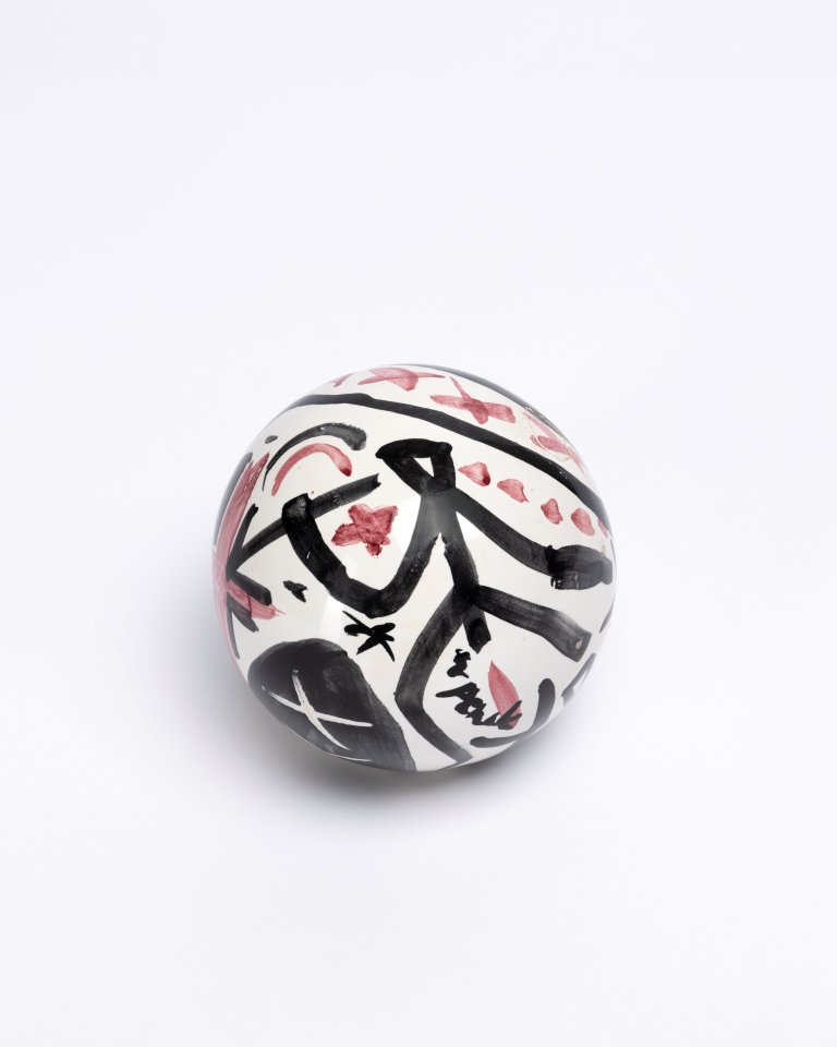 This picture shows the following artwork: A.R. Penck. Untitled (sphere).