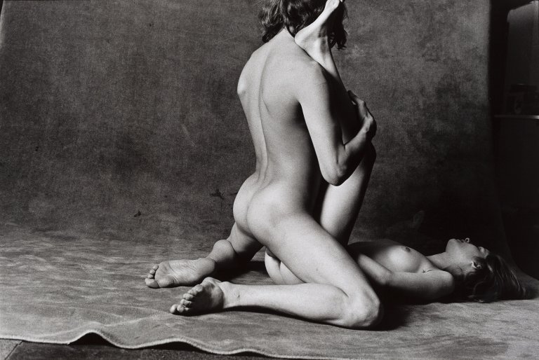 This picture shows the following artwork: Will McBride. ”Rocky und Julia, München”. 1970.