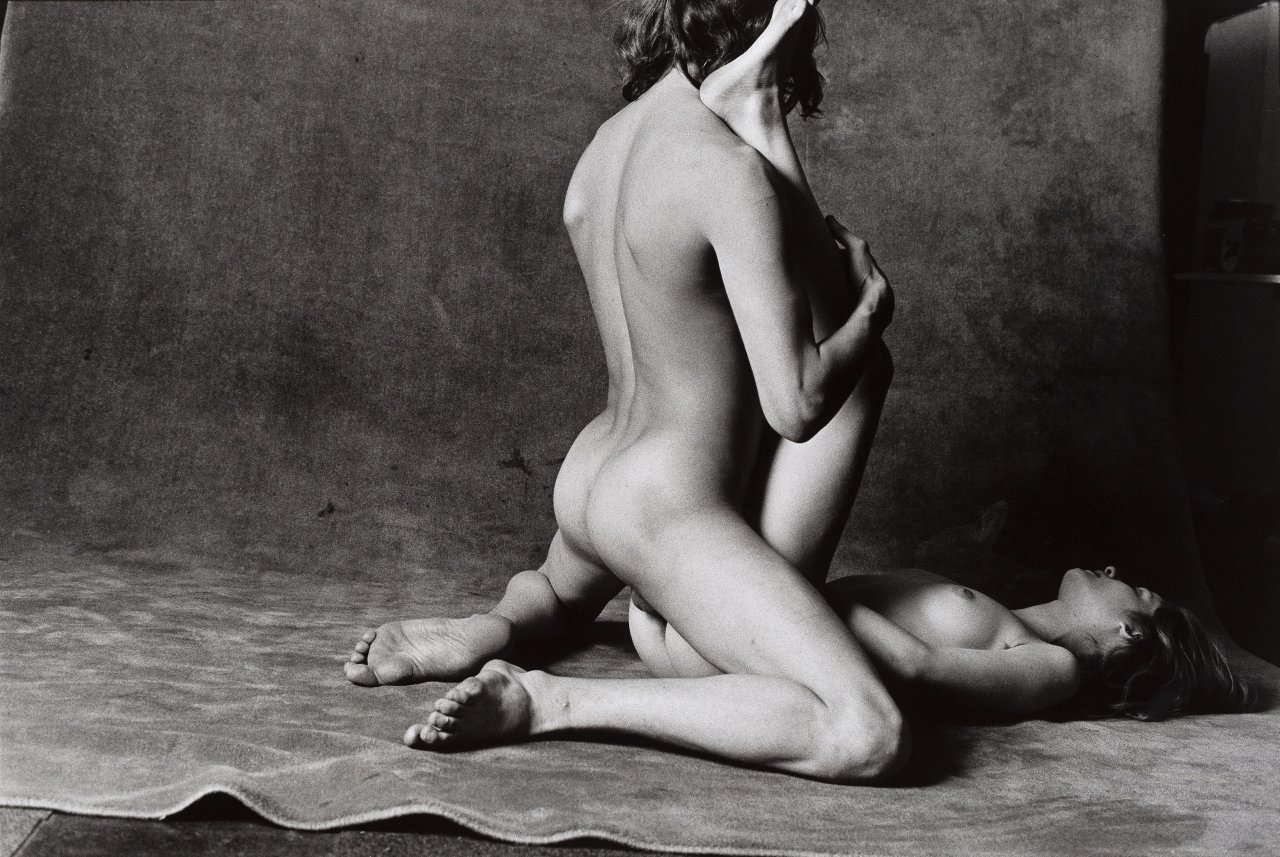 This picture shows the following artwork: Will McBride. ”Rocky und Julia, München”. 1970.