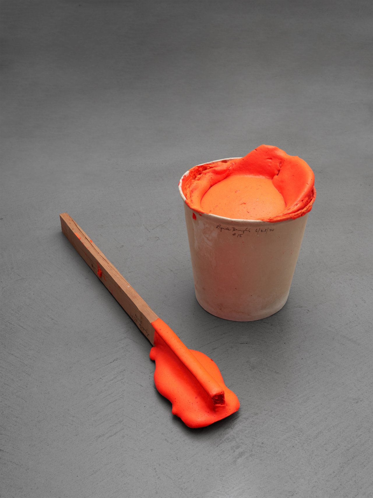 This picture shows the following artwork: Lynda Benglis. ”Very Classy”. 1970.