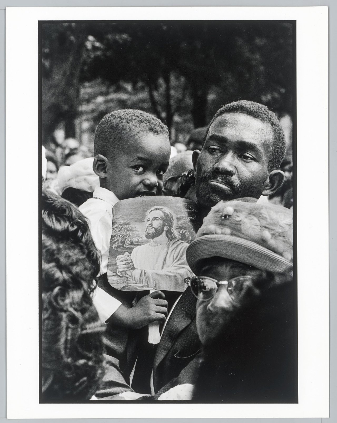 Auf diesem Bild ist das folgende Kunstwerk zu sehen: Leonard Freed. „Brooklyn, N.Y.“. 1963.