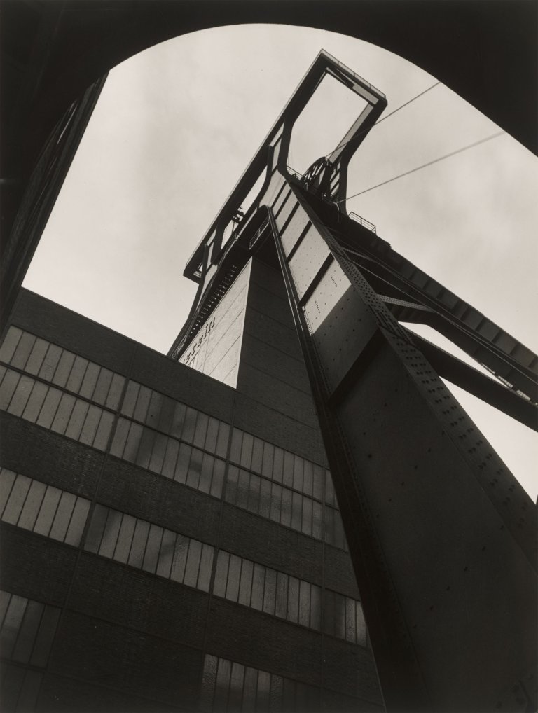 This picture shows the following artwork: Ruth Hallensleben. Schacht XII, Zeche Zollverein, Essen. 1950s.