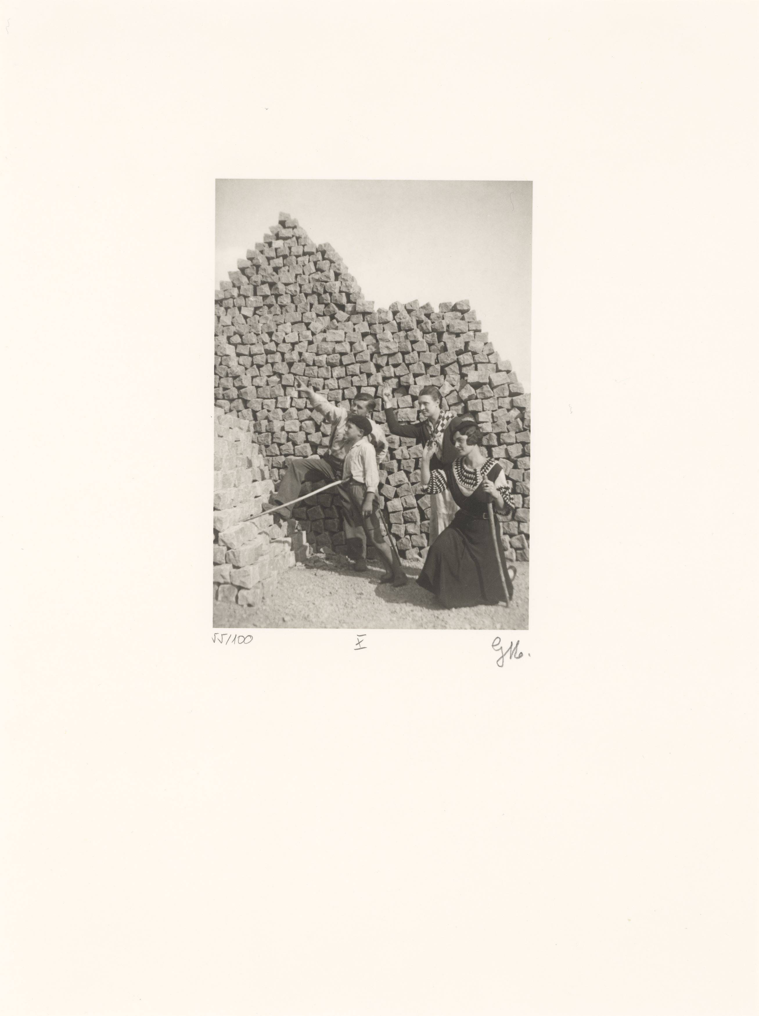 This picture shows the following artwork: René Magritte. La Fidélité des Images, 1928–1955.