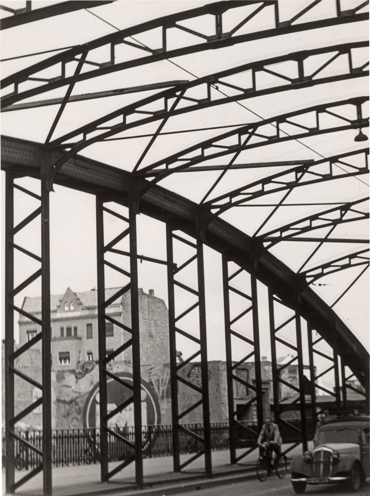 Auf diesem Bild ist das folgende Kunstwerk zu sehen: Werner Eckelt. Konvolut: Berlin nach dem 2. Weltkrieg. 1940er/50er–Jahre.