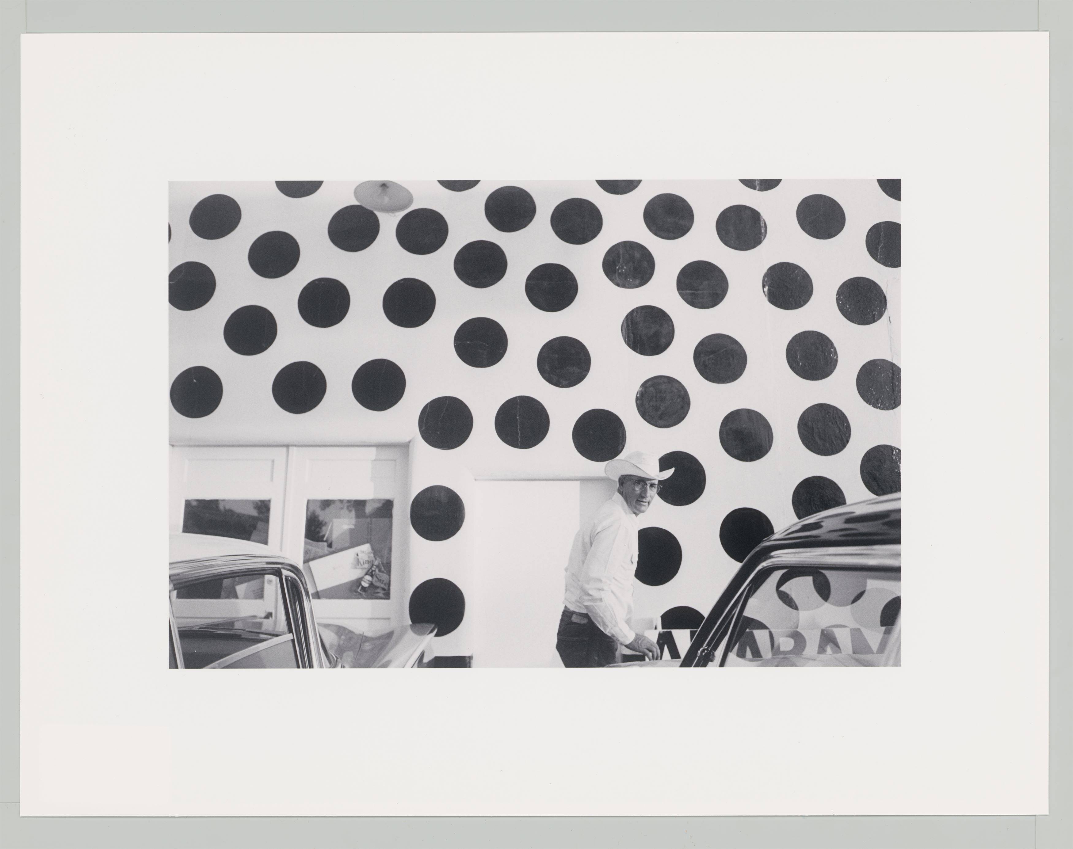 Auf diesem Bild ist das folgende Kunstwerk zu sehen: Joel Meyerowitz. Wyoming. 1964.