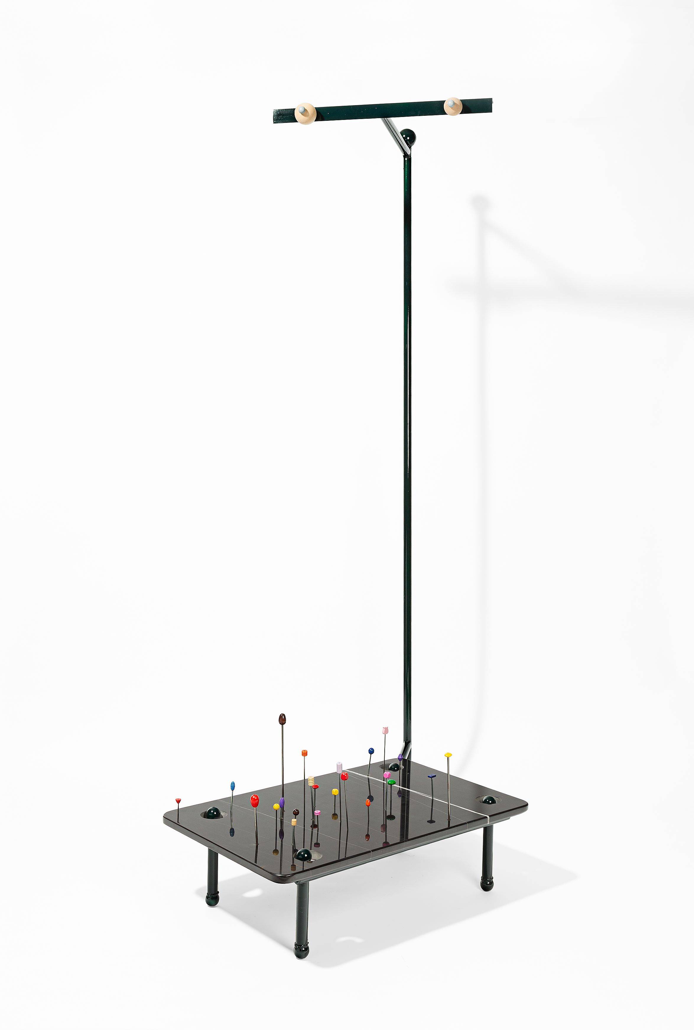 Auf diesem Bild ist das folgende Kunstwerk zu sehen: Koenraad Dedobbeleer. „Should Perhaps Not Disdain to Descend to Gazza Ladra“. 2014.