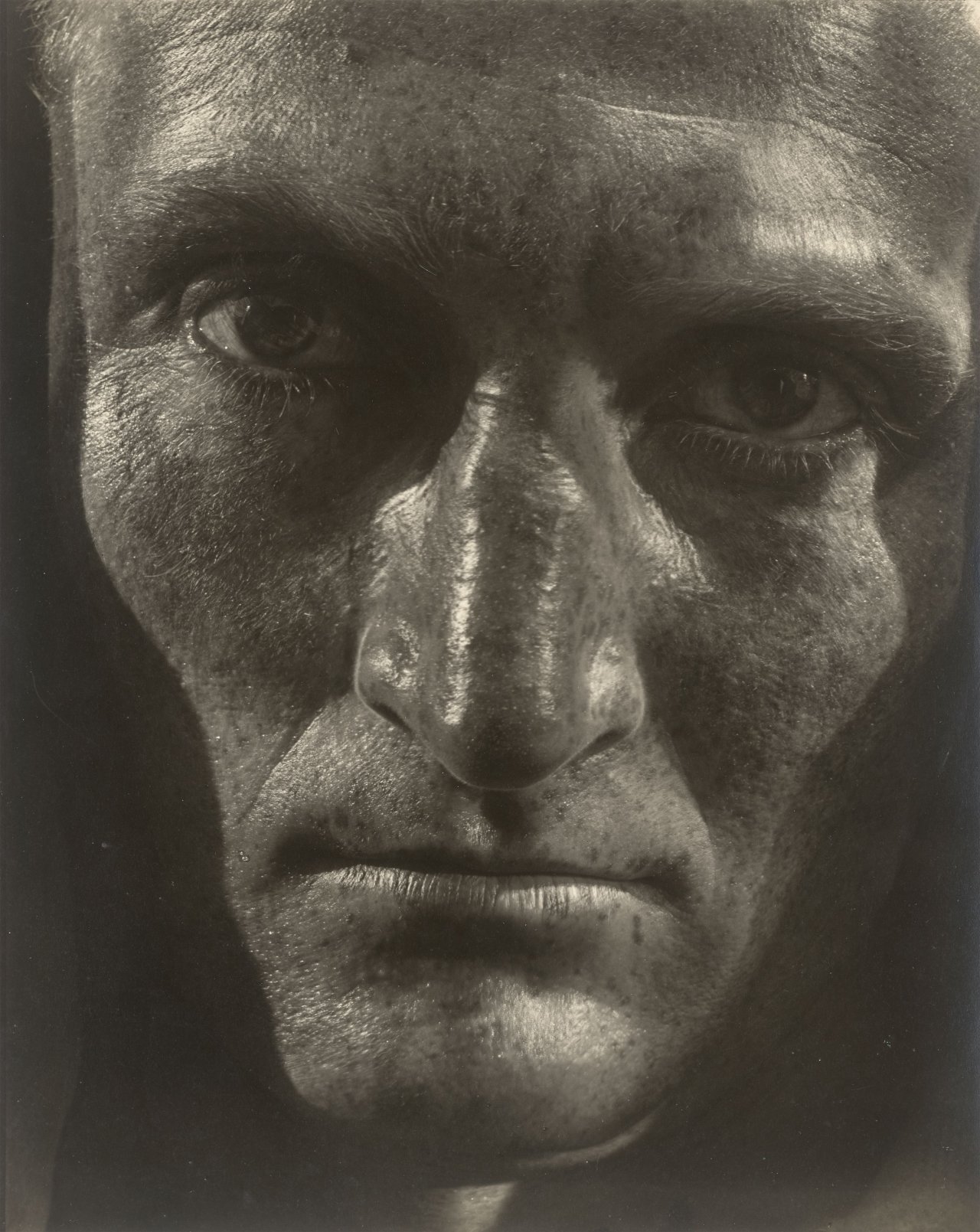 This picture shows the following artwork: Helmar Lerski (i.e. Schmuklerski, Israel). Metamorphosis through Light, Tel-Aviv. 1935–1936.