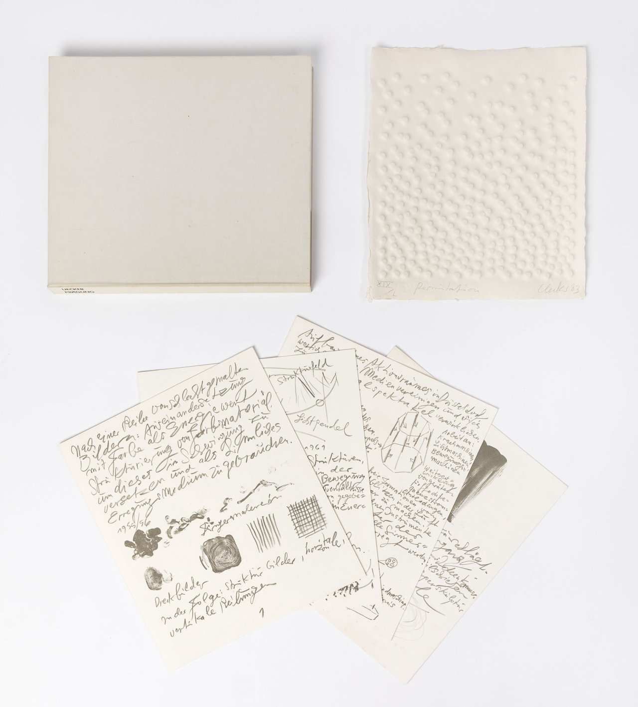 Auf diesem Bild ist das folgende Kunstwerk zu sehen: Günther Uecker. „Permutation“. 1983.