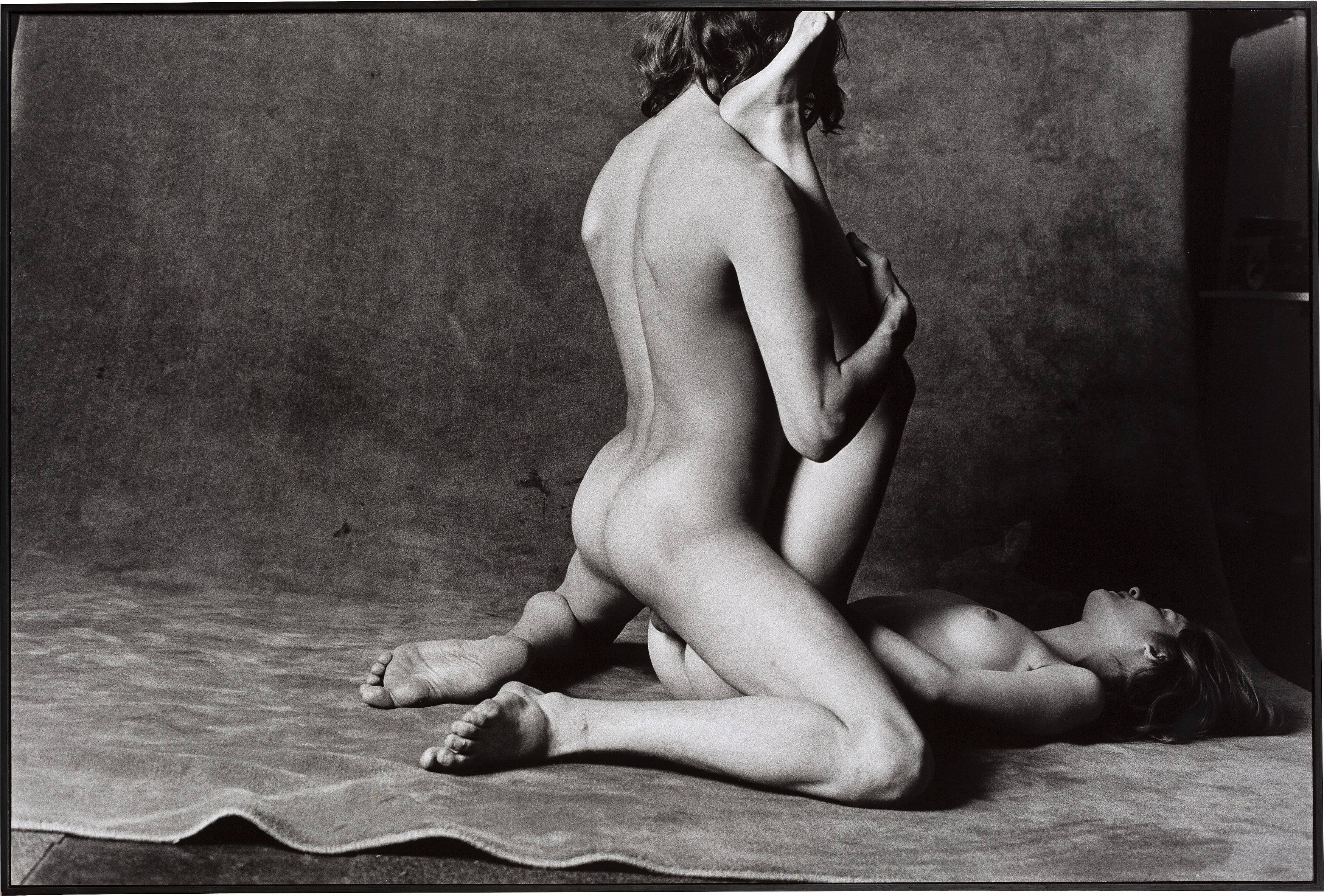 This picture shows the following artwork: Will McBride. ”Rocky und Julia, München”. 1970.