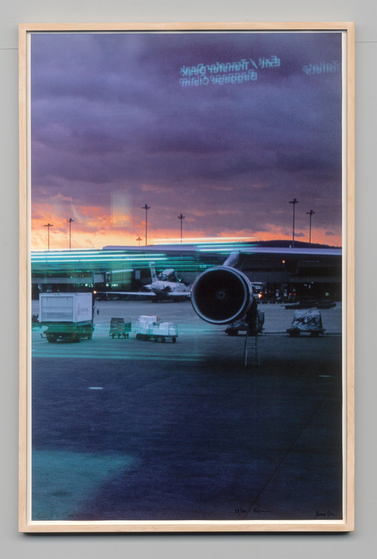 This picture shows the following artwork: Peter Fischli and David Weiss. ”Ohne Titel (Airport Zürich, 2000)”. 2000/2007.