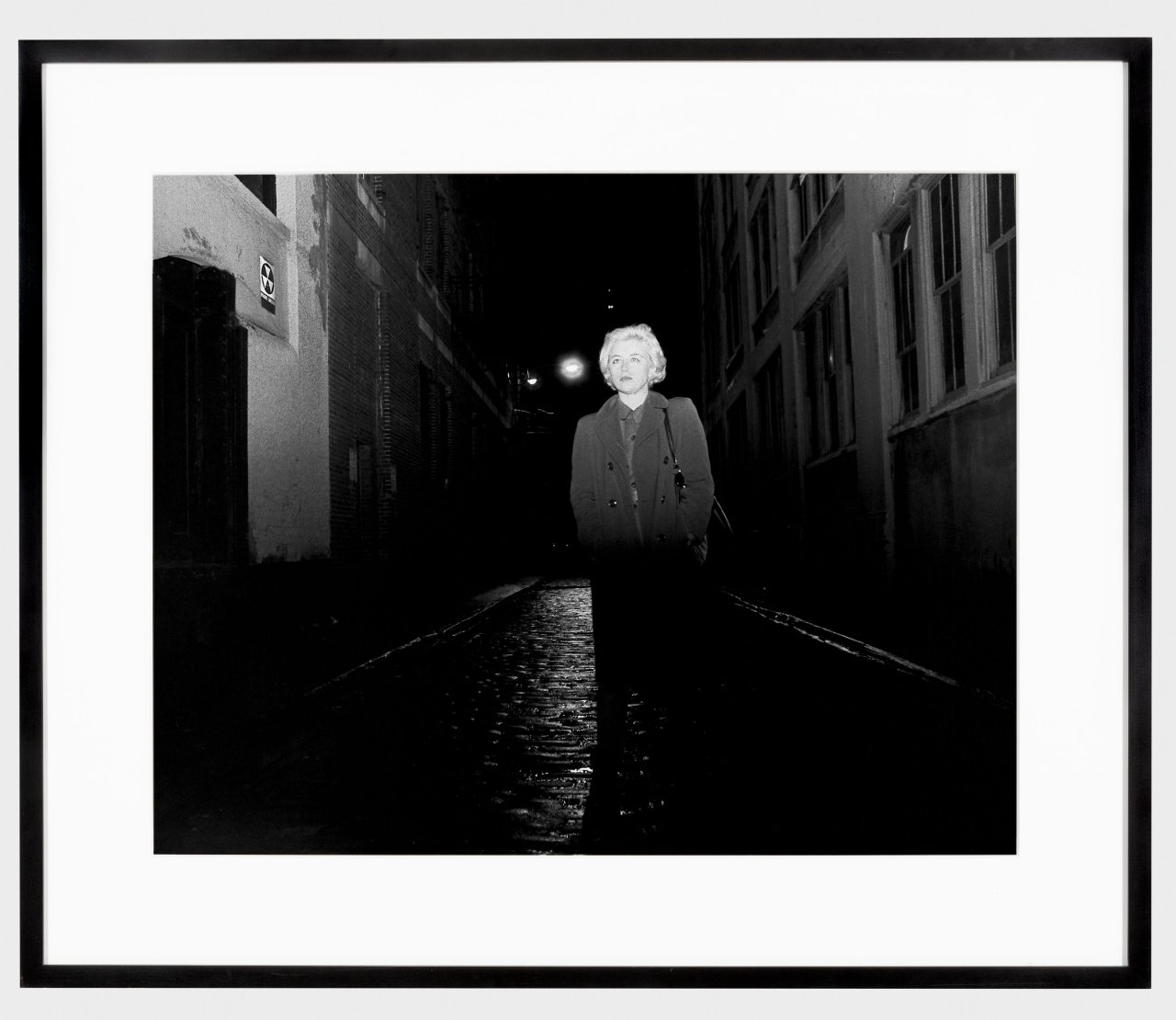 Auf diesem Bild ist das folgende Kunstwerk zu sehen: Cindy Sherman. Untitled Film Still #55. 1980.
