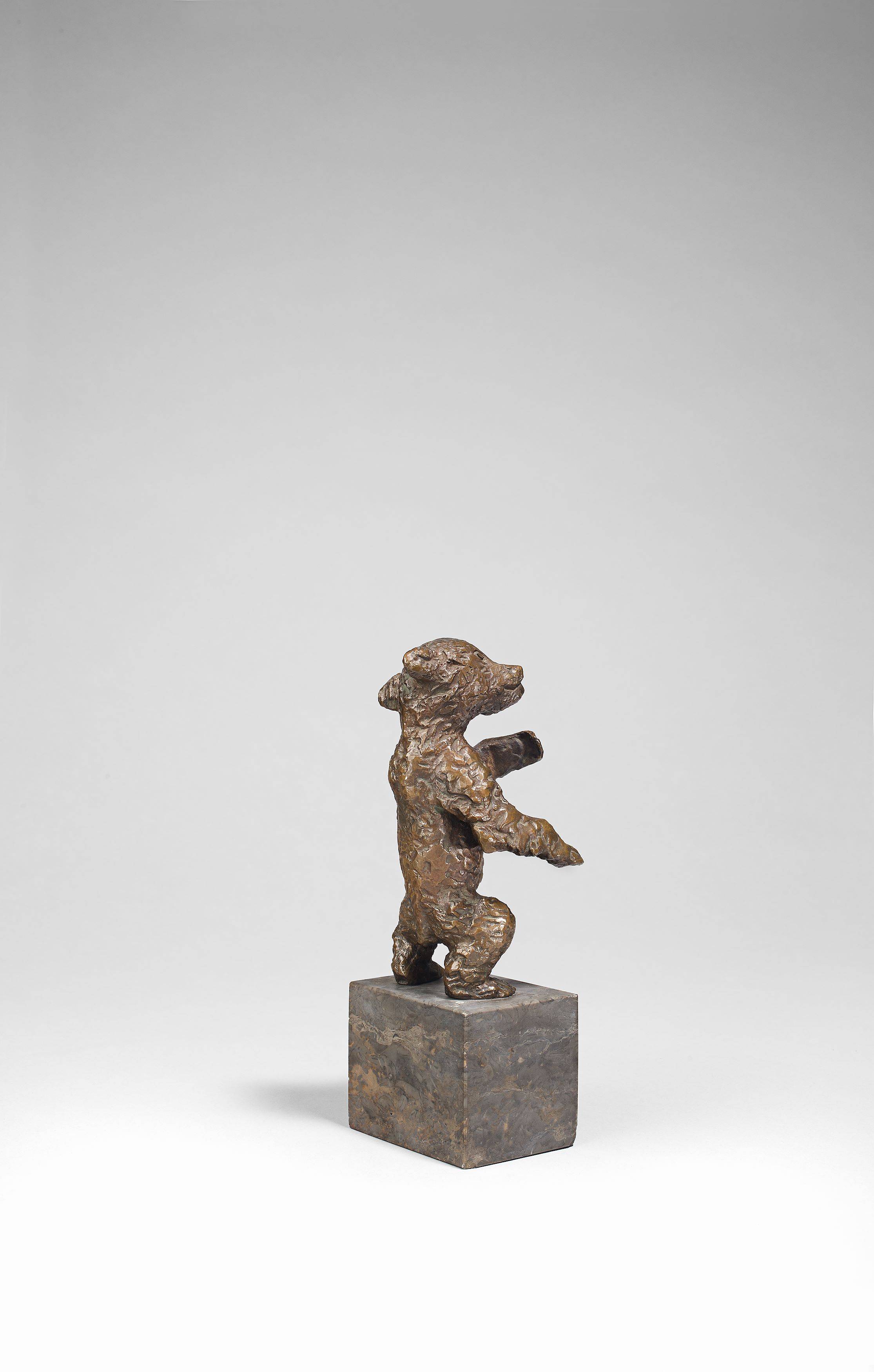 This picture shows the following artwork: Renée Sintenis. ”Junger Bär”. 1932.
