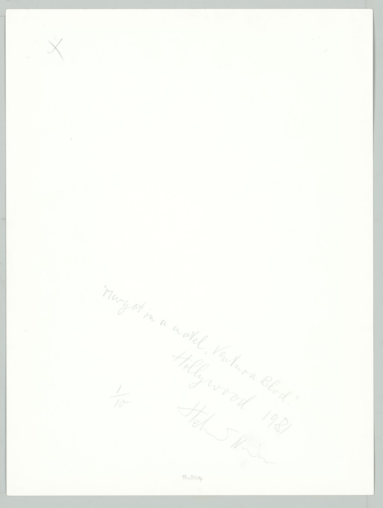 This picture shows the following artwork: Helmut Newton. ”Margot in Hotel Ventura Blvd, Hollywood”. 1981.