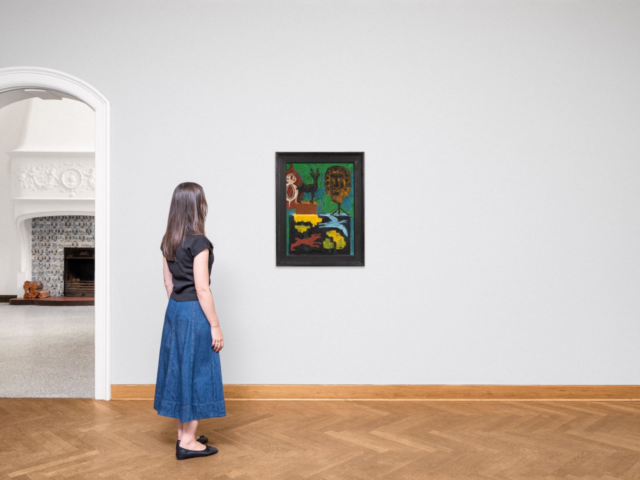 This picture shows the following artwork: Emil Nolde. ”Stilleben P (Grüner Hintergrund, Hirsch, Kopf)”. 1915.