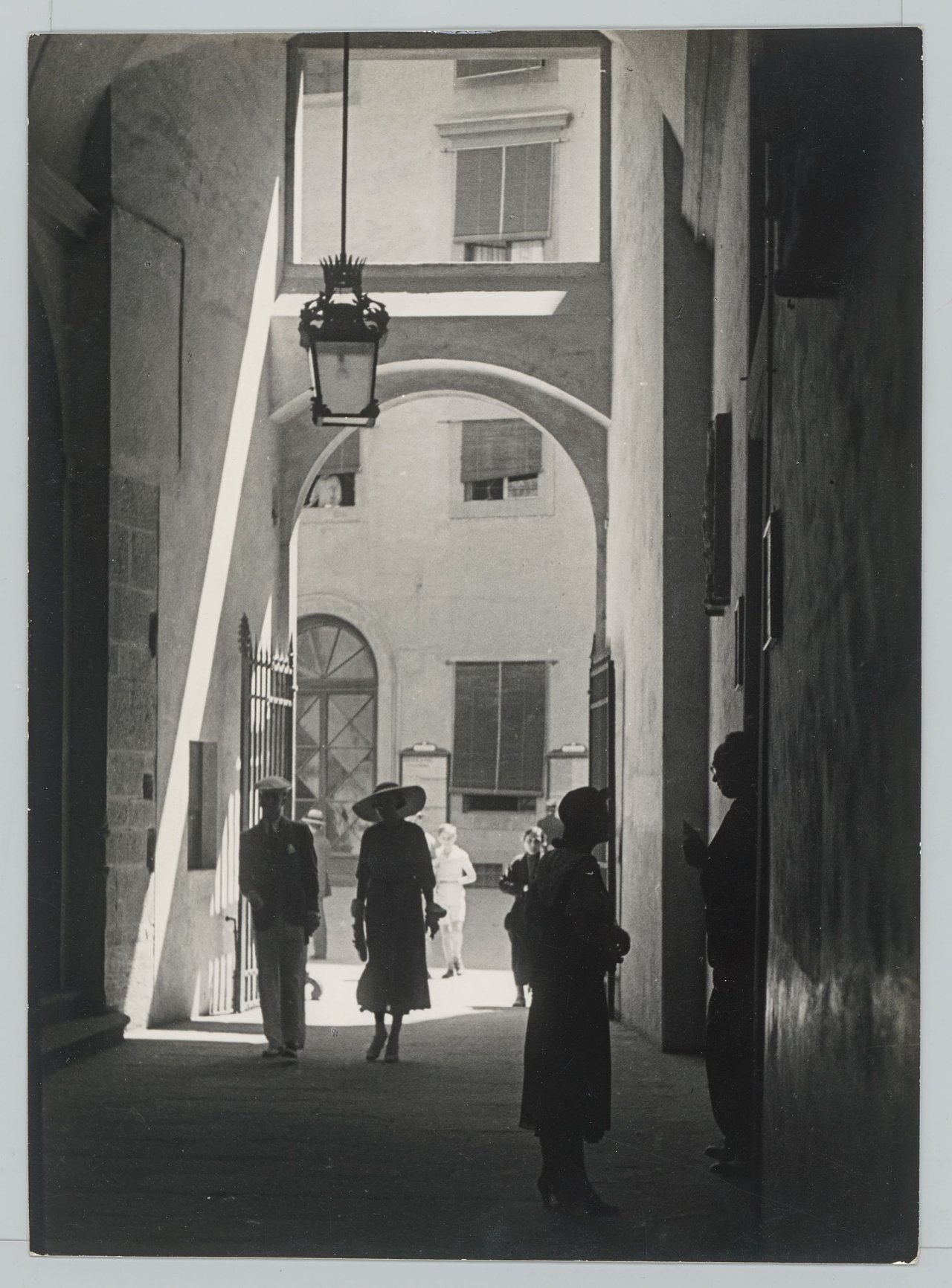 Auf diesem Bild ist das folgende Kunstwerk zu sehen: Dr. Paul Wolff. „In Florenz“. 1934.