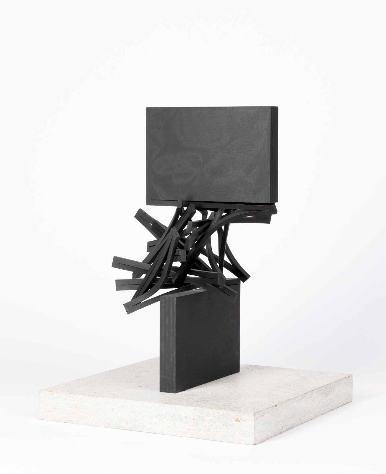 Auf diesem Bild ist das folgende Kunstwerk zu sehen: Thomas Röthel. „Drehung“. 2015.